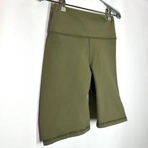 Fabletics | Women’s S Small 9” Powerhold High Waisted Green Night Owl Shorts